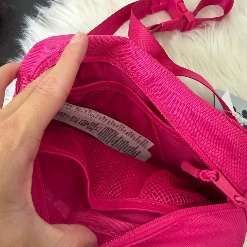 NWT - Disneyworld - Ear Holder Fanny Waist Pack Hot Pink - Picture 6 of 7